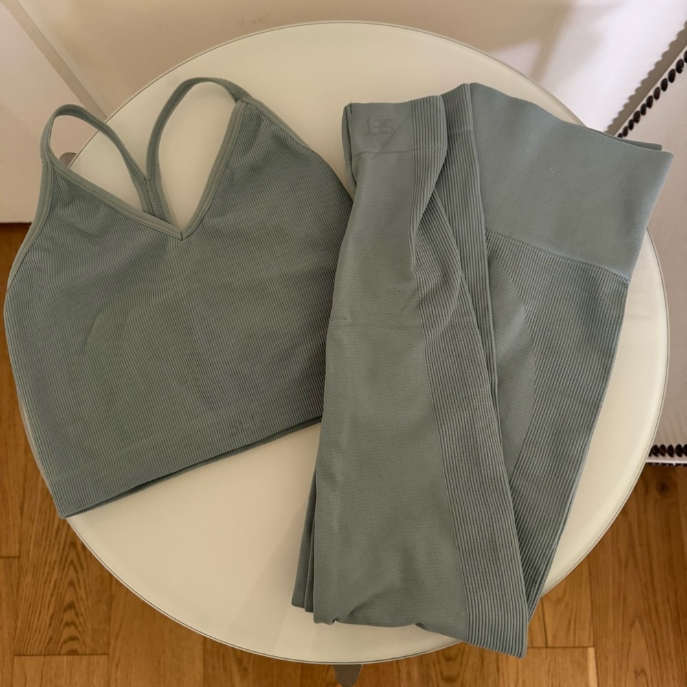 SET Active Sculptflex workout set of tank and leggings M